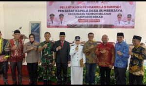 Camat Tamsel resmi melantik Ike Rahmawati sebagai Penjabat (Pj) Kepala Desa Sumber Jaya, menggantikan pejabat sebelumnya yang meninggal dunia pada Juni 2025 lalu. Pelantikan dan pengambilan sumpah jabatan dilaksanakan bertempat di Aula GOR Desa Sumber Jaya, Kecamatan Tambun Selatan pada Jumat,(1/8/2025).