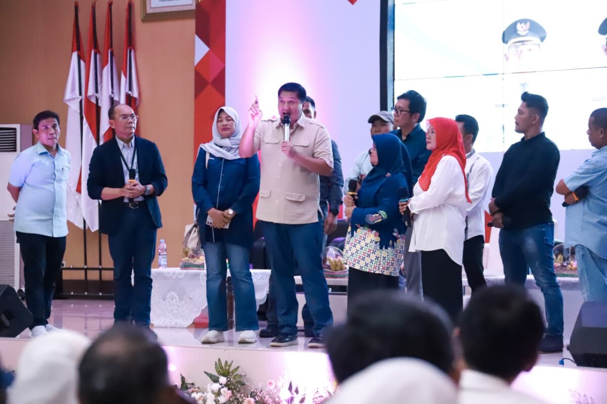 enteri Perumahan dan Kawasan Permukiman RI, Maruarar Sirait, mengajak masyarakat Kabupaten Bekasi memanfaatkan Kredit Program Perumahan dan fasilitas FLPP. Ajakan itu disampaikan dalam sosialisasi di Gedung Swatantra Wibawa Mukti, Jumat (21/11/2025).