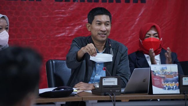 sekretaris-fraksi-pdi-perjuangan-dprd-dki-jakarta-dwi-rio-sambodo_169