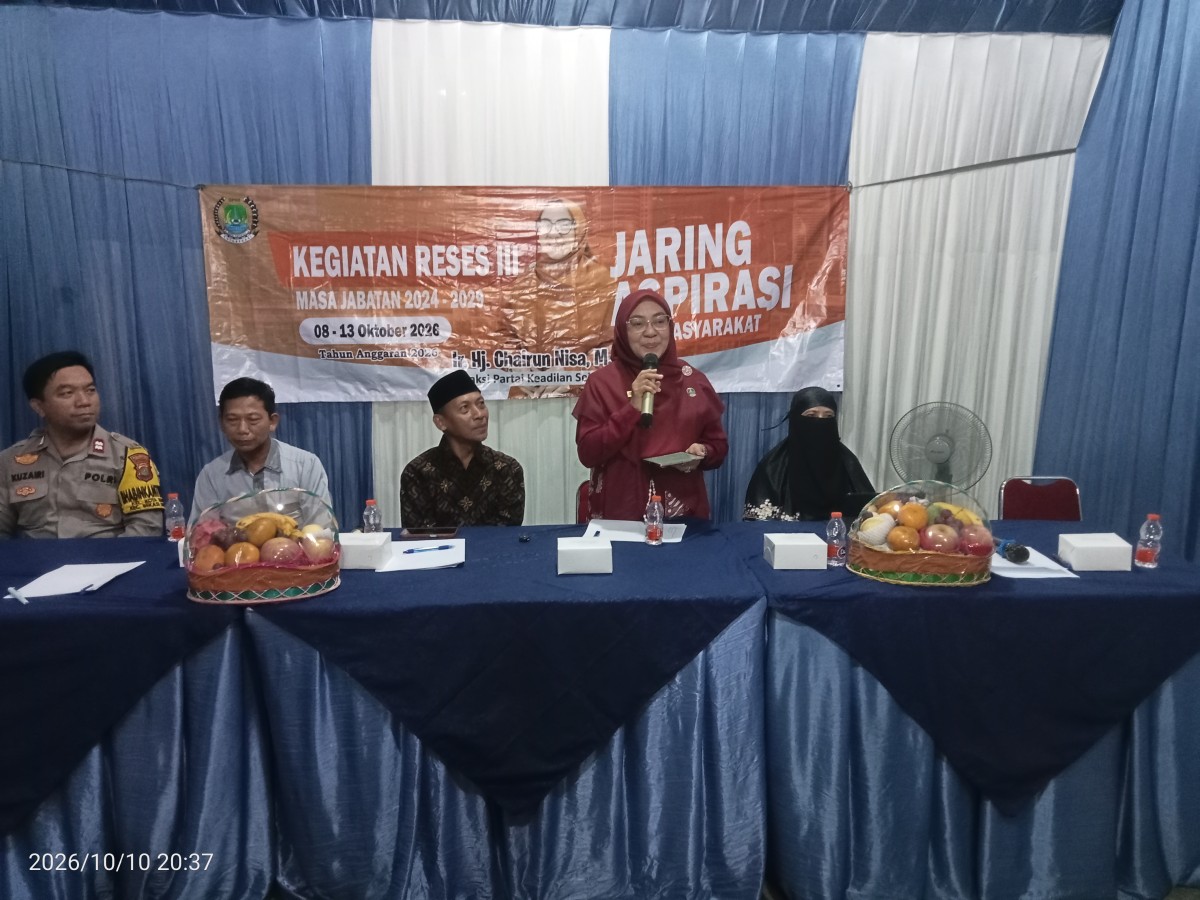Anggota Komisi III DPRD Kota Bekasi Fraksi PKS Chairun Nisa saat reses di RW 09 Kelurahan Kota Baru, Kranji, Bekasi Barat, Sabtu 10 Oktober 2026.